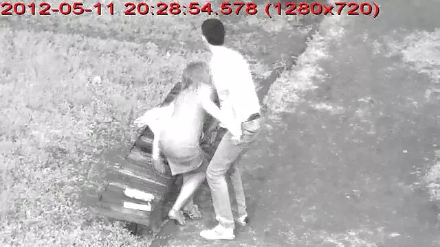 Daisy, Պիեր գնդակներ խորը մեջ փուչիկներով Չարլի Չեյզ լեսբուհի